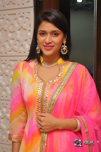 Mannara-Chopra-Interview-About-Rogue-Movie